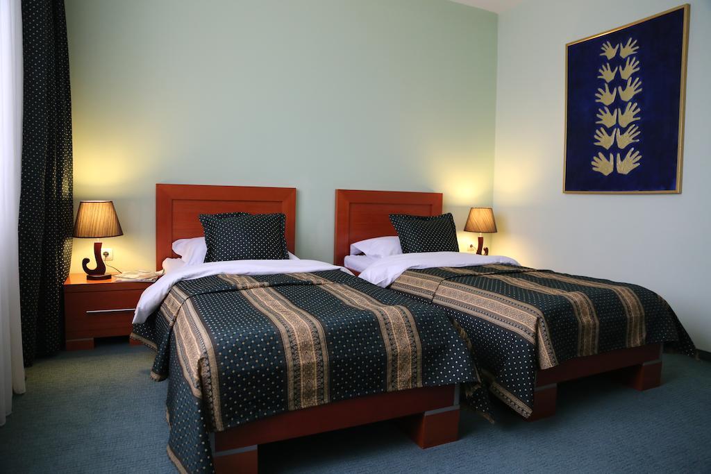 Hotel Apollonia Prishtinë Room photo
