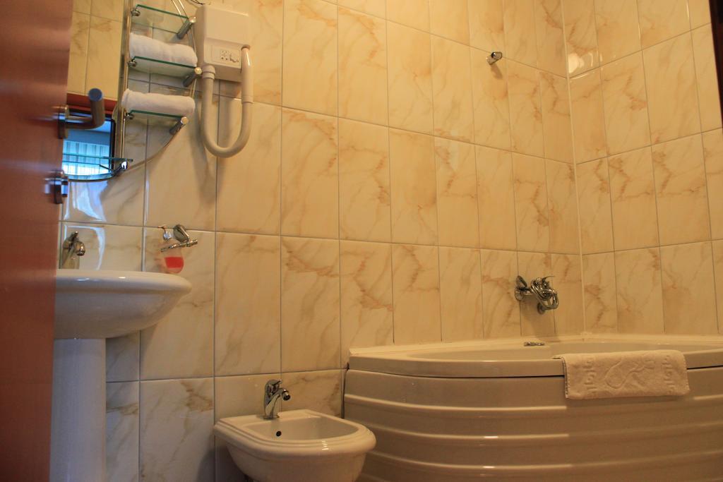 Hotel Apollonia Prishtinë Room photo